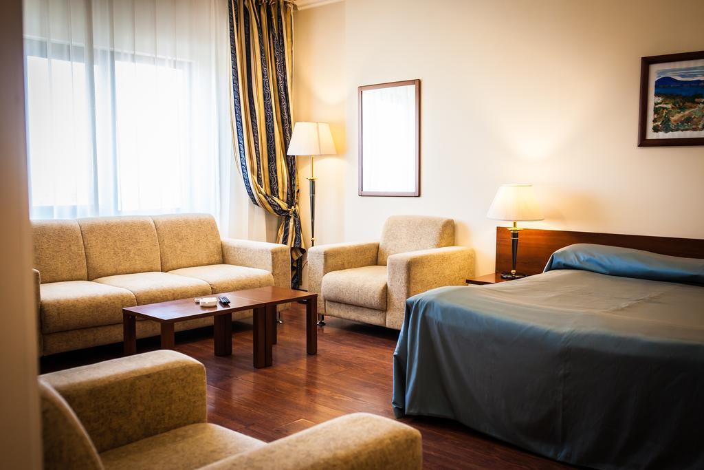 Europa Residence Atyrau Luaran gambar