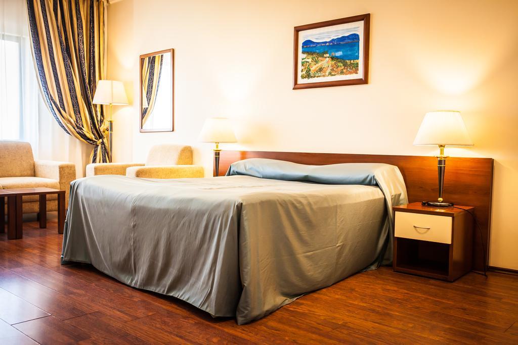 Europa Residence Atyrau Luaran gambar